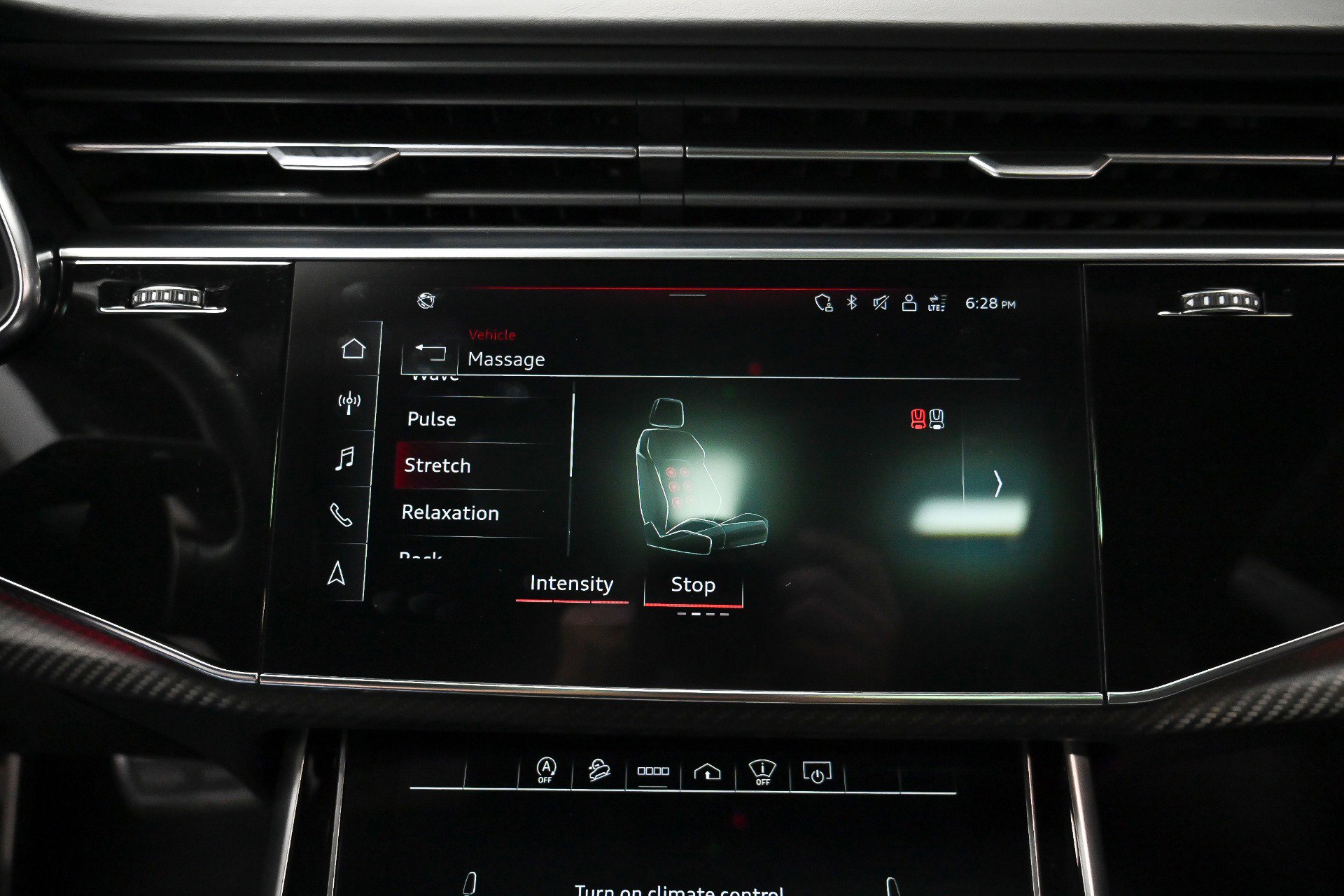 Used 2021 Audi RS Q8 w/ Carbon Optic Package image 37