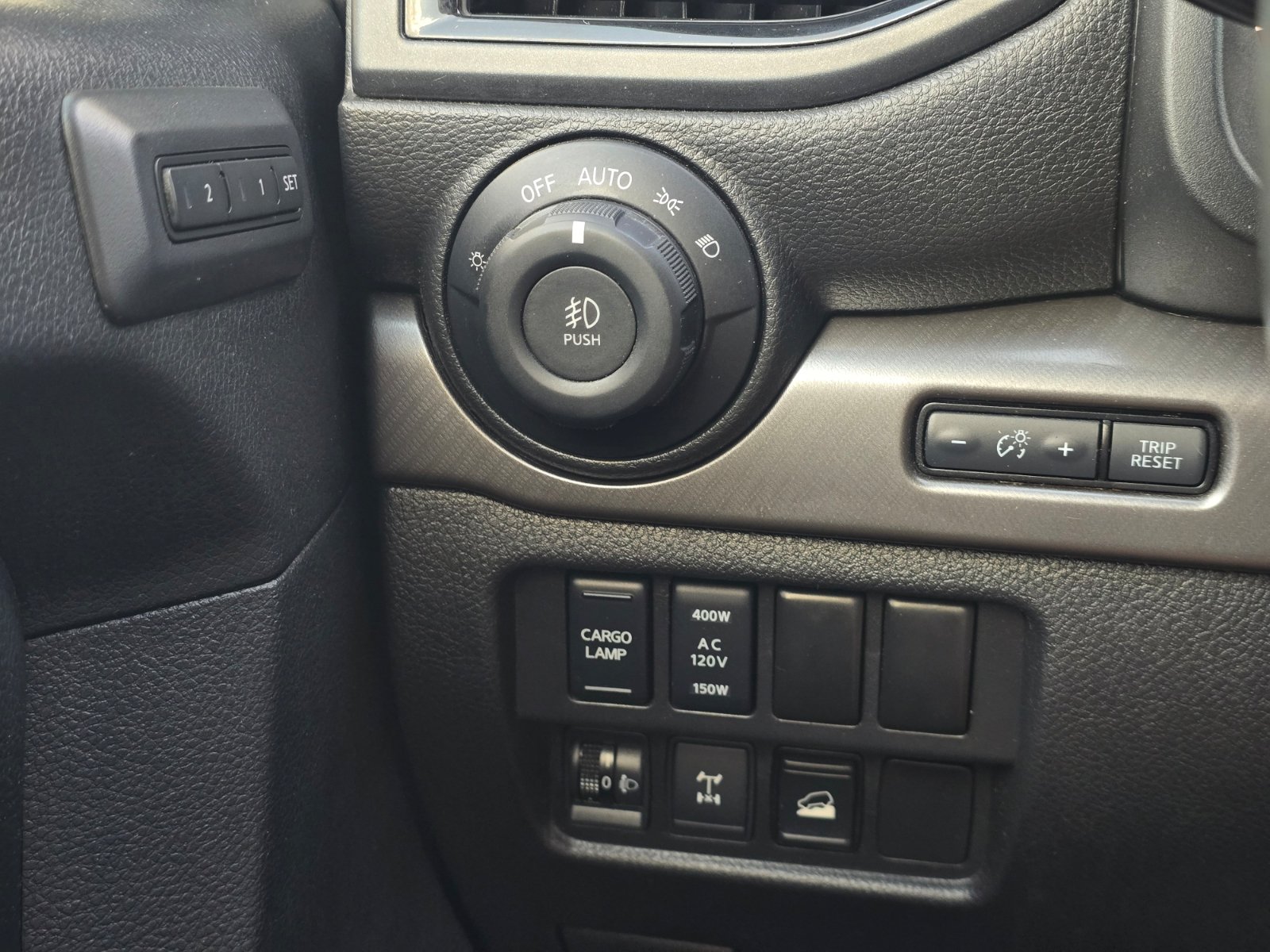 Used 2021 Nissan Titan PRO-4X w/ Pro-4x Convenience Package AWD/4WD image 22