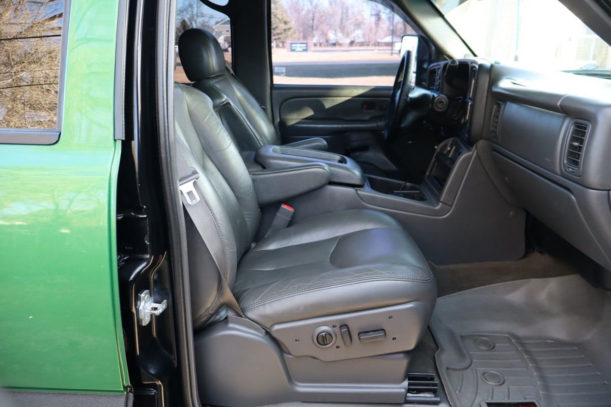 Used 2007 Chevrolet Silverado 3500 LT w/ Heavy-Duty Power Package AWD/4WD image 23