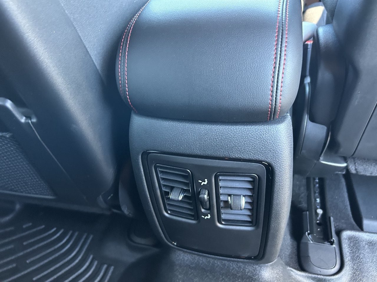 Used 2026 Dodge Durango GT w/ Blacktop Package AWD/4WD image 16