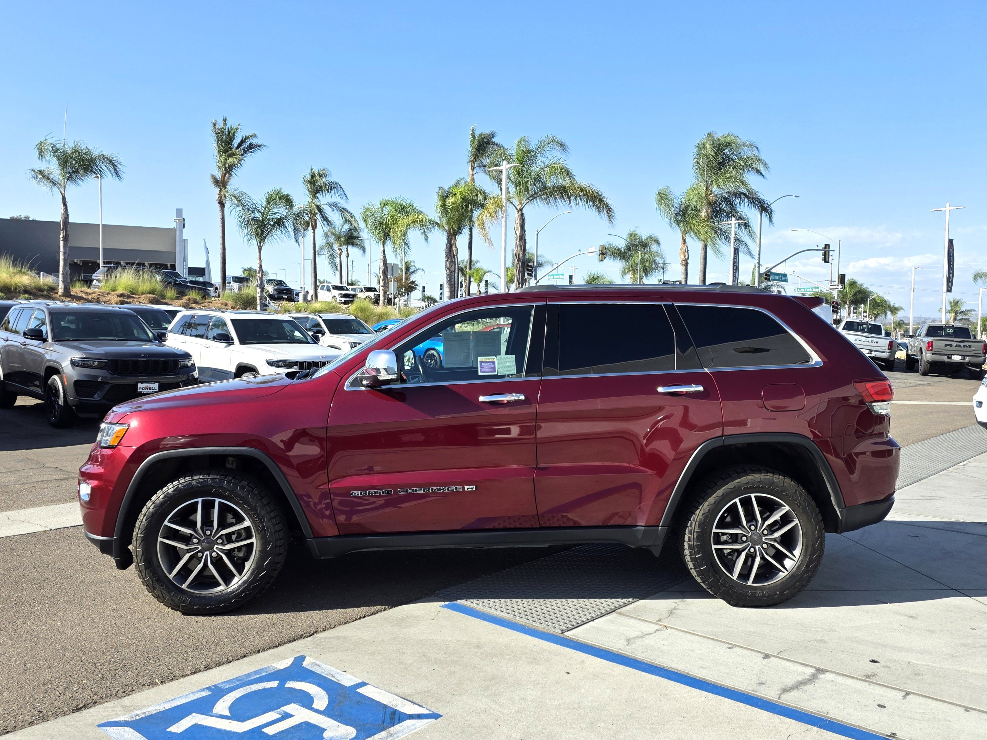 Used 2022 Jeep Grand Cherokee Limited AWD/4WD image 2