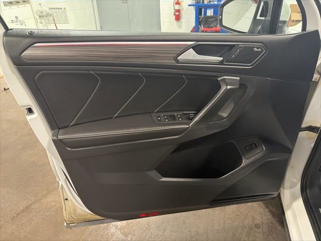 Used 2024 Volkswagen Tiguan SEL R-Line image 7