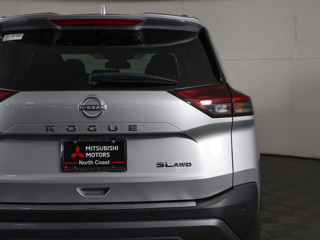 Used 2022 Nissan Rogue SL image 16