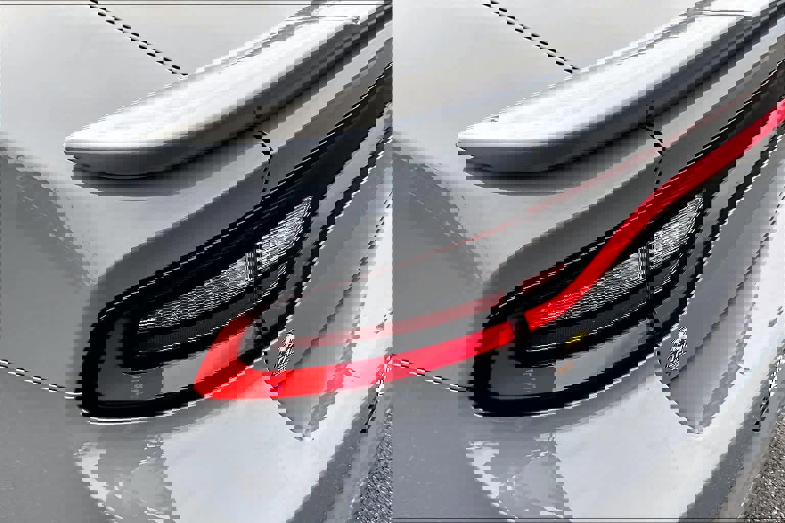 Used 2023 Dodge Charger R/T w/ Technology Group image 32