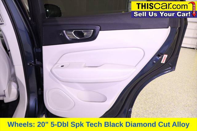 Used 2021 Volvo XC60 T5 Momentum w/ Premium Package FWD image 33