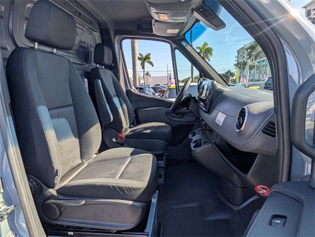 Used 2025 Mercedes-Benz Sprinter 2500 image 12
