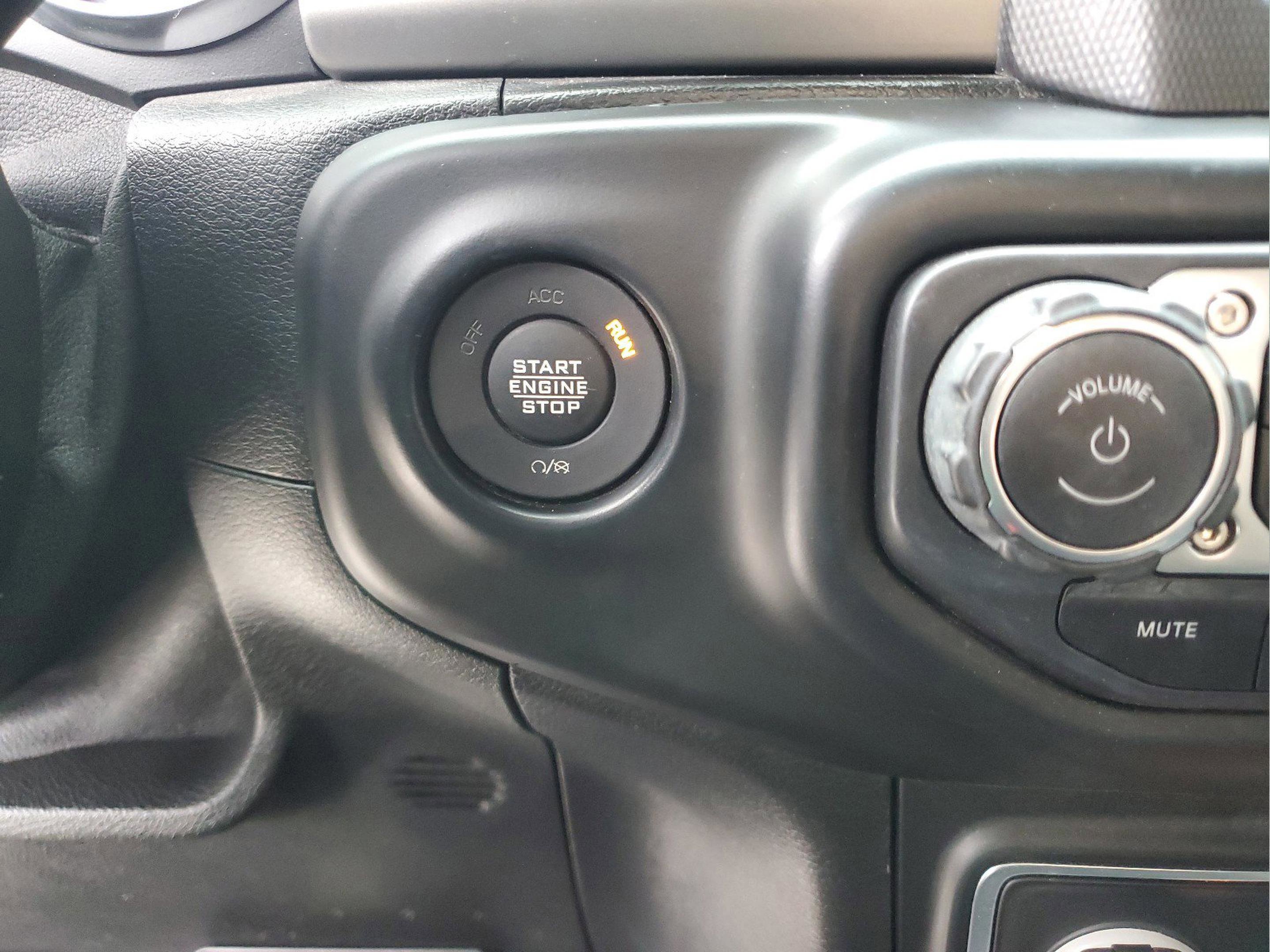 Used 2021 Jeep Gladiator Willys image 20