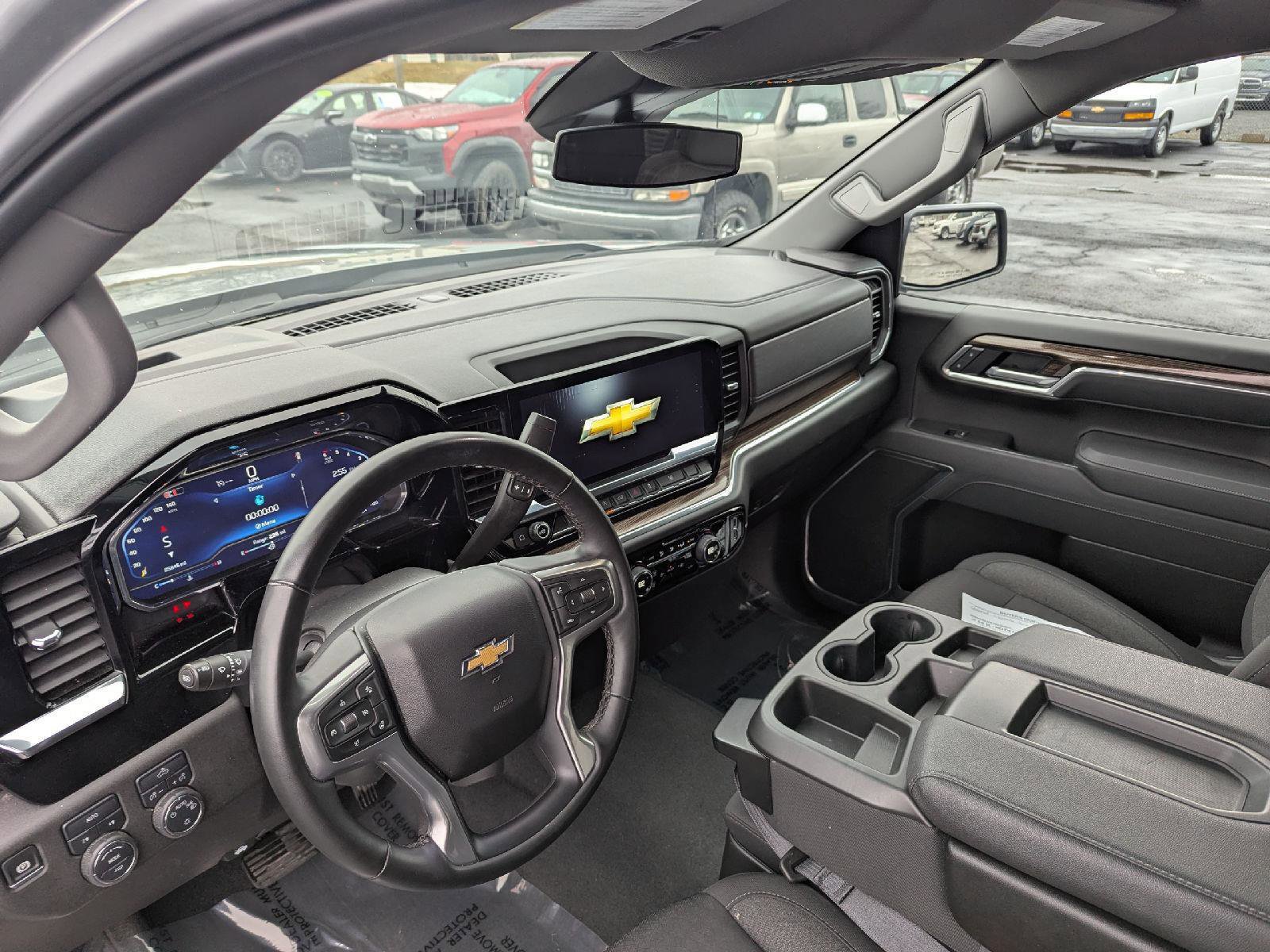 Used 2025 Chevrolet Silverado 1500 LT image 15