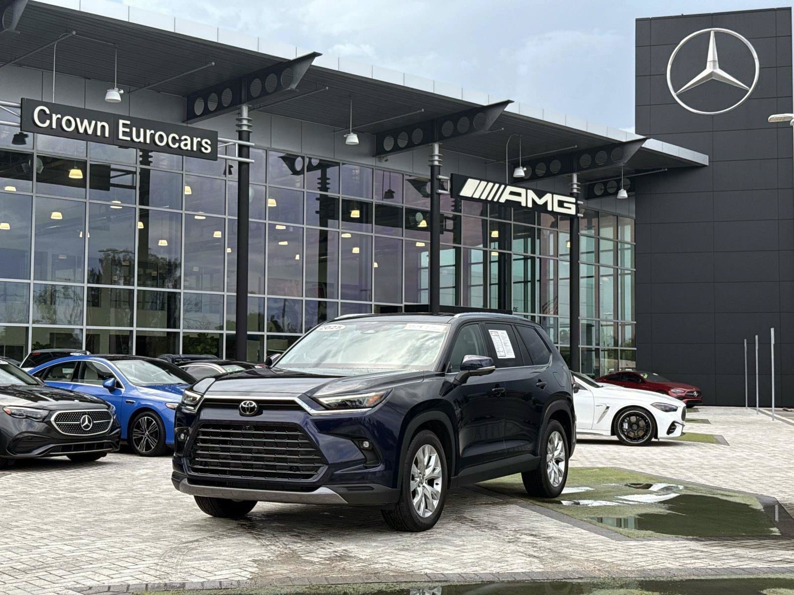 Used 2025 Toyota Grand Highlander AWD image 1