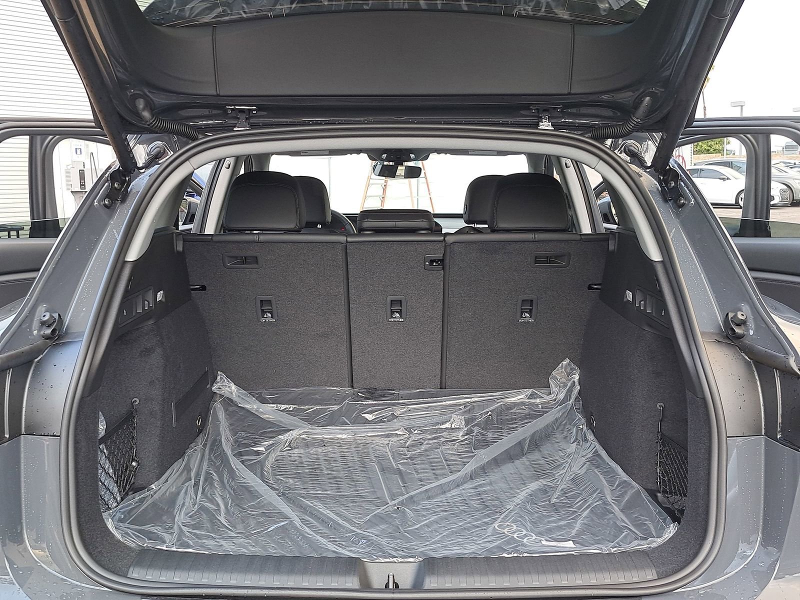 New 2025 Audi Q6 e-tron Premium image 12