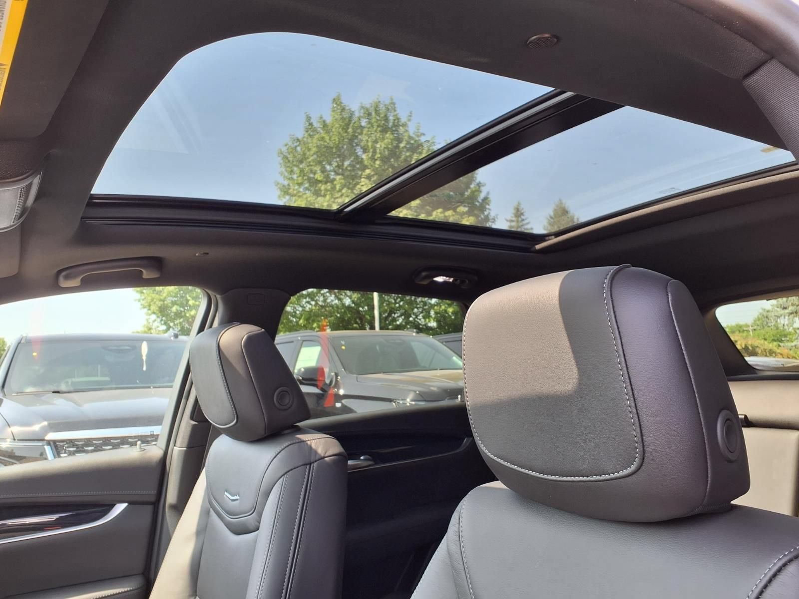 New 2026 Cadillac XT5 Premium Luxury w/ LPO, Floor Liner Package AWD/4WD image 16