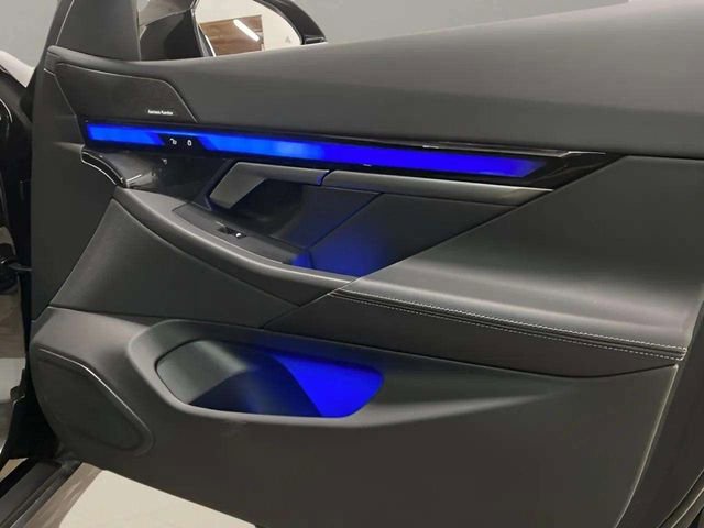 Used 2025 BMW i5 eDrive40i image 70