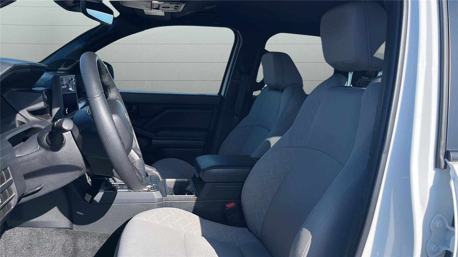 Used 2025 Toyota Tacoma SR5 image 3