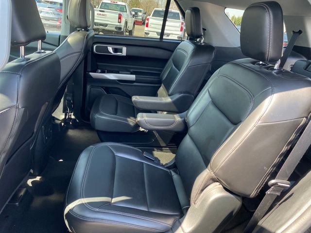 Used 2023 Ford Explorer XLT AWD/4WD image 19