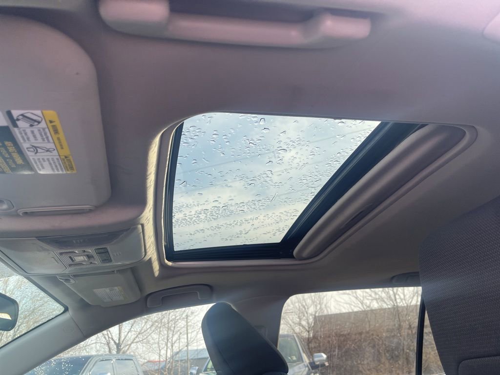 Used 2022 Toyota RAV4 XLE w/ Convenience Package image 16