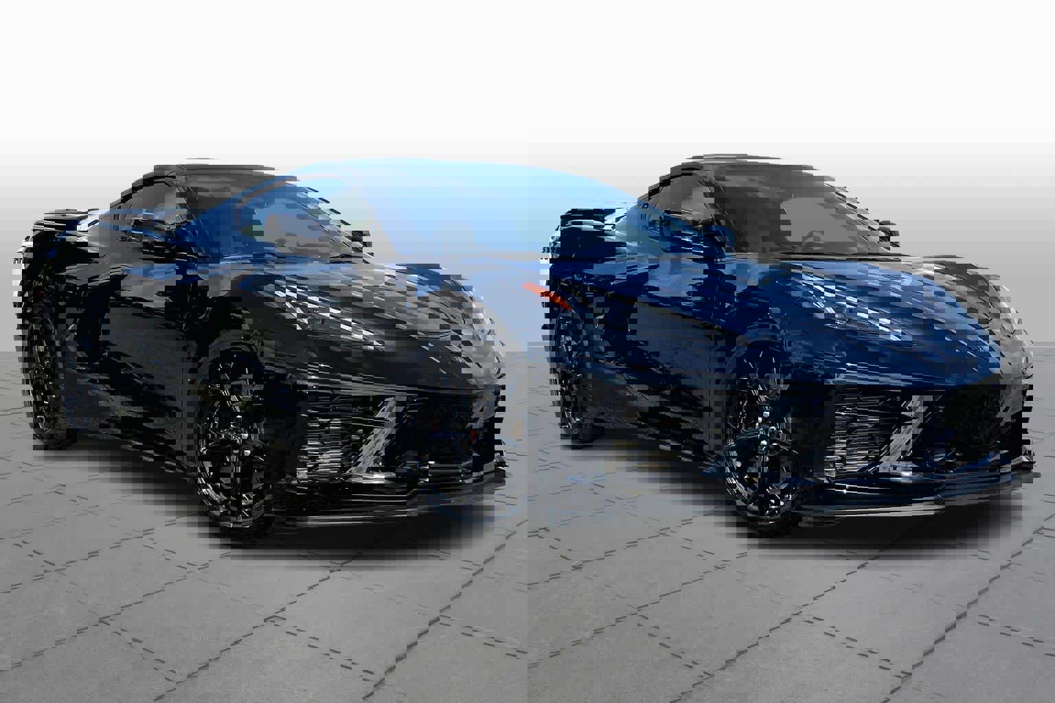 Used 2022 Chevrolet Corvette Stingray Preferred Cpe w/ Z51 Performance Package image 2