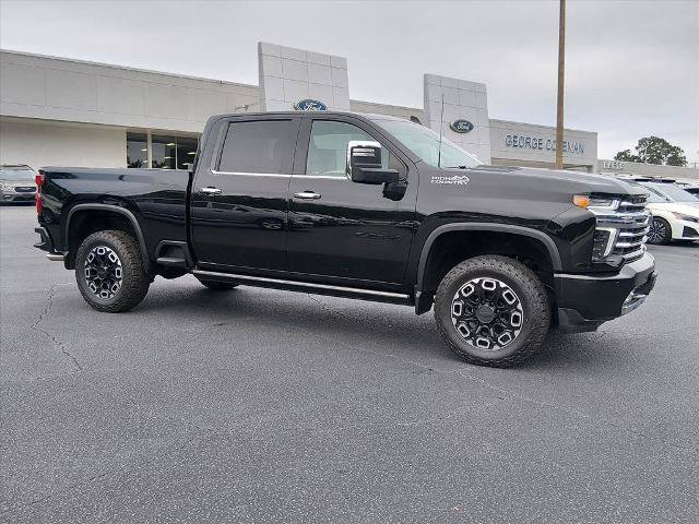 Used 2022 Chevrolet Silverado 2500 High Country w/ Safety Package II AWD/4WD image 2