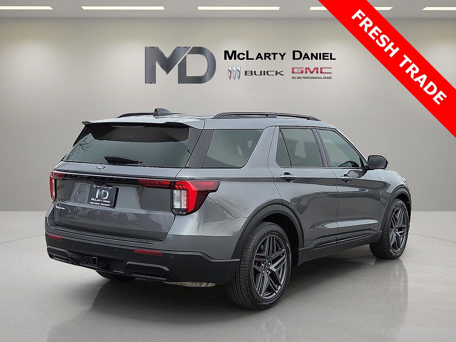 Used 2025 Ford Explorer ST-Line w/ Premium Package image 5