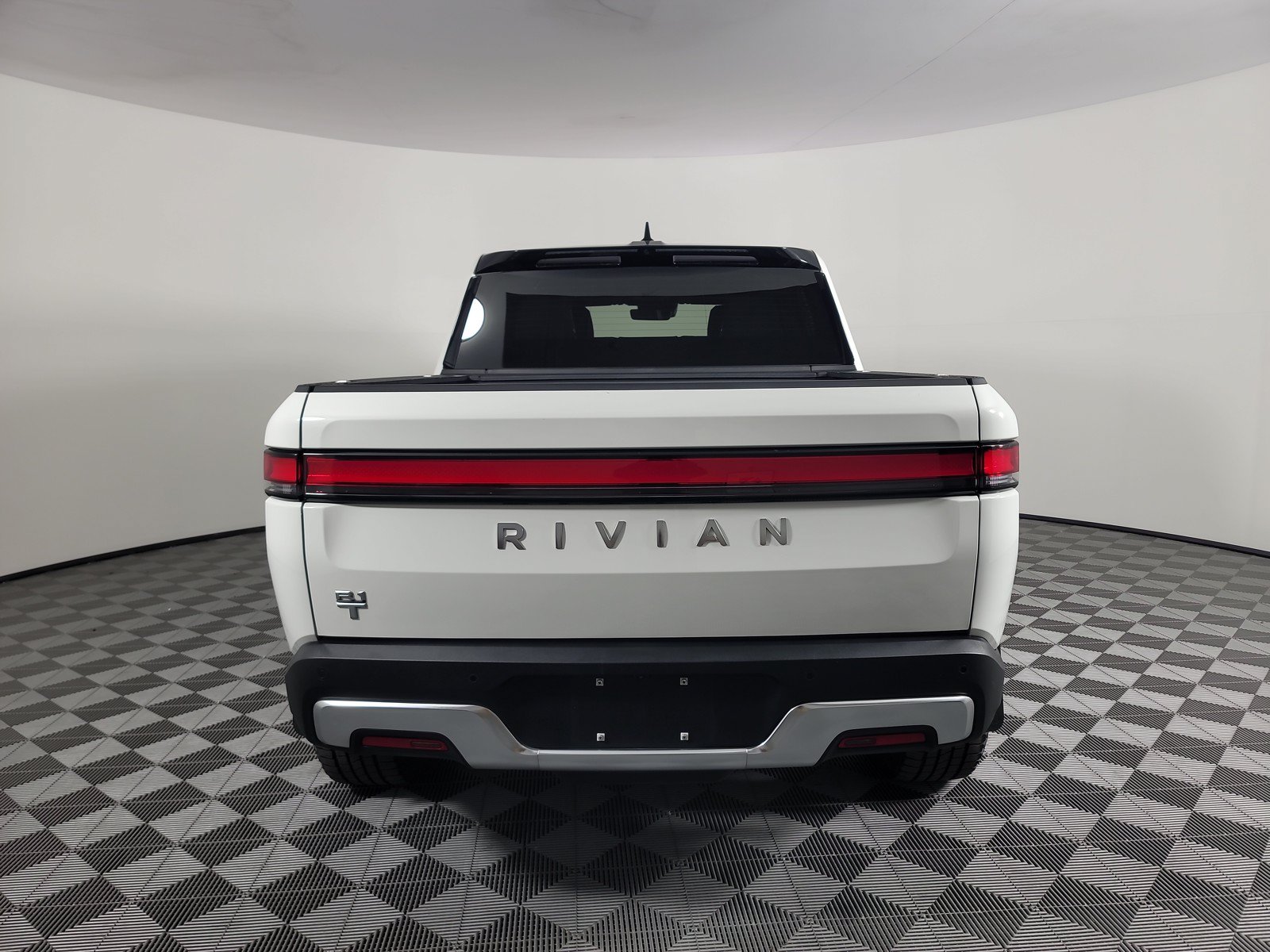 Used 2023 Rivian R1T Adventure AWD/4WD image 4