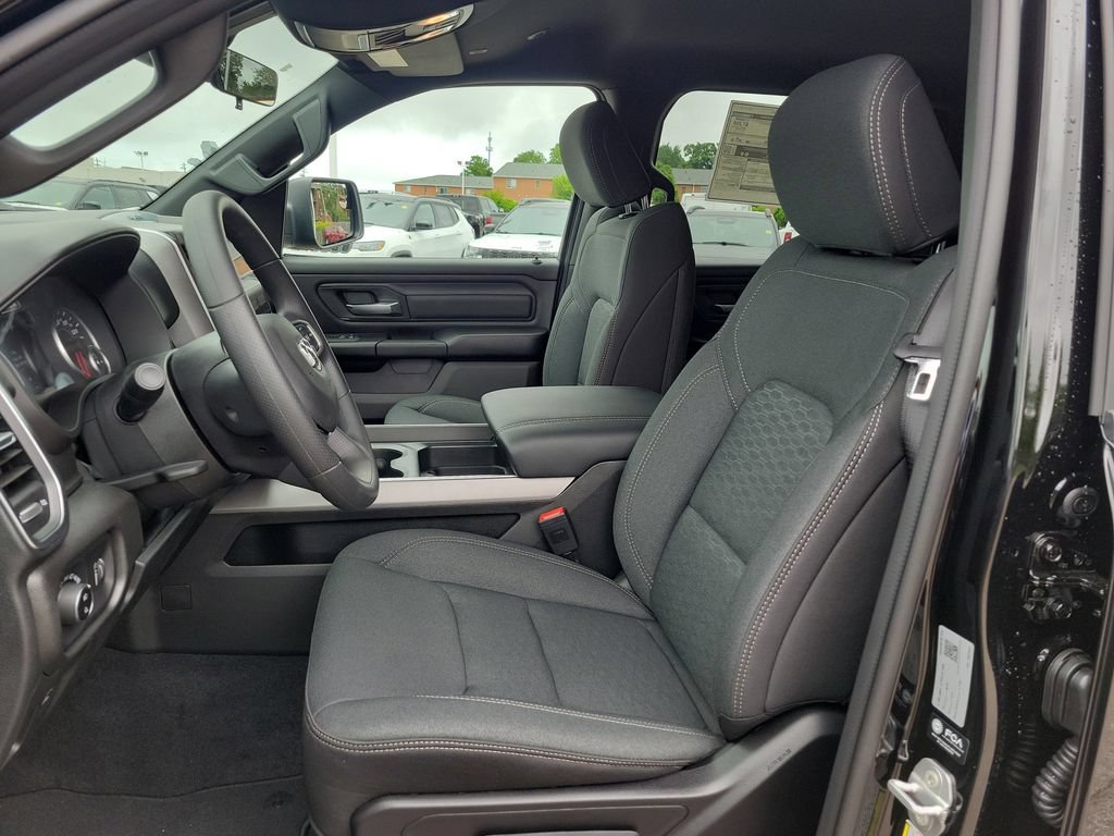 New 2026 RAM 1500 Express AWD/4WD image 12