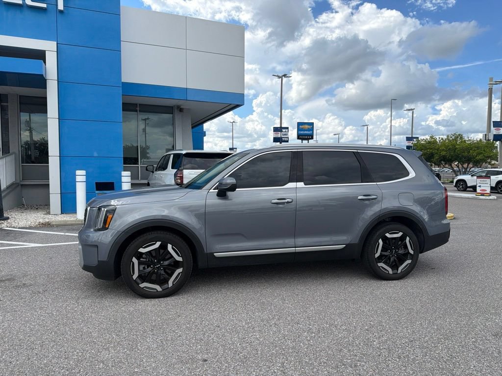 Used 2024 Kia Telluride S w/ S Sunroof Package AWD/4WD image 3