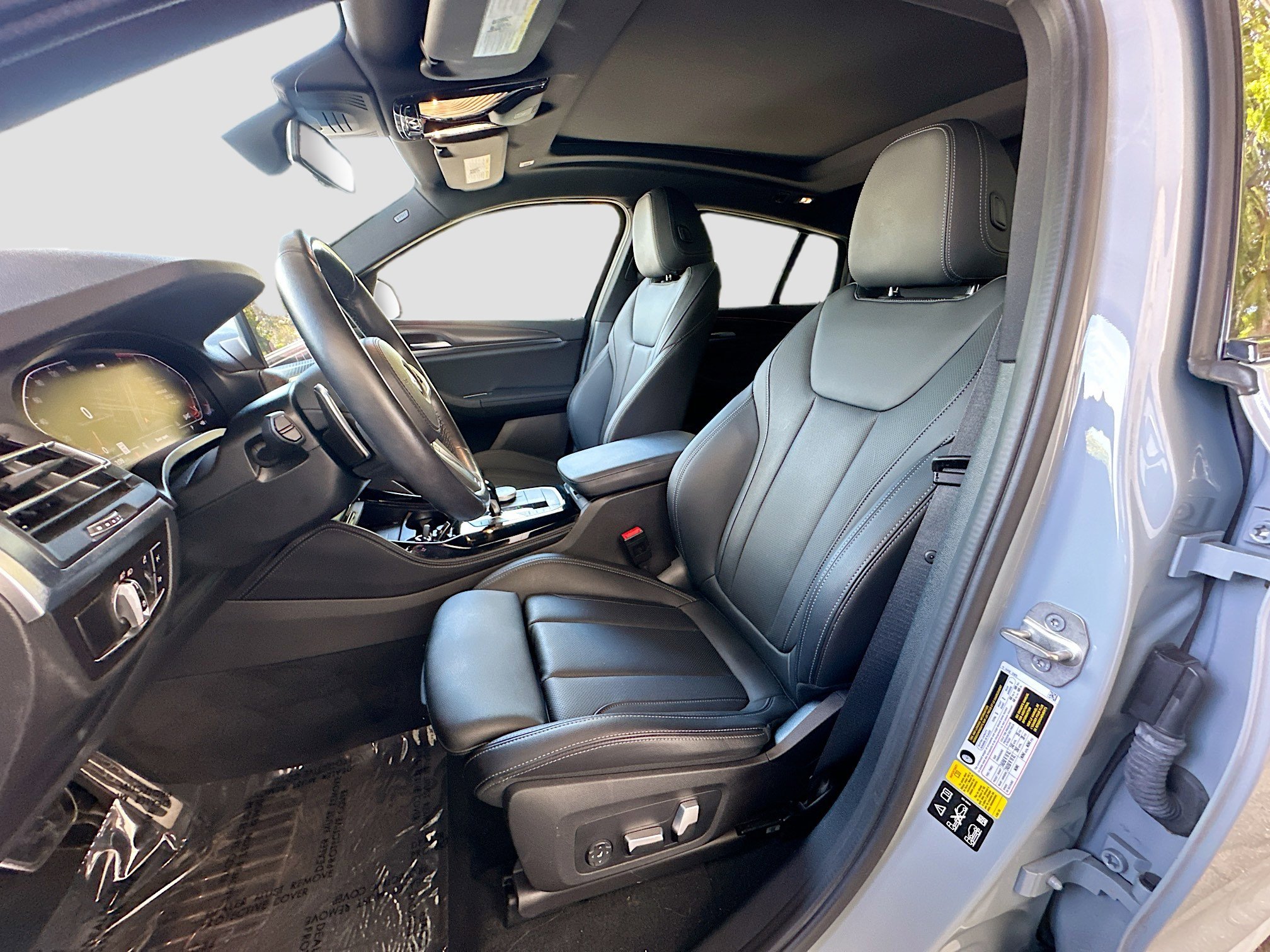 Used 2023 BMW X4 xDrive30i w/ M Sport Package image 21