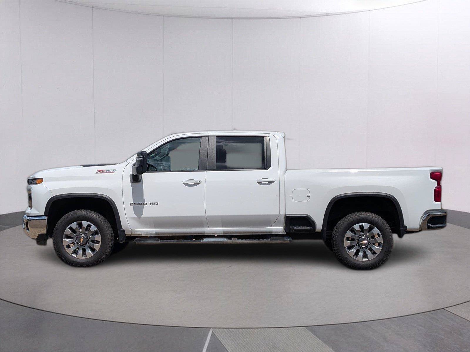 Used 2026 Chevrolet Silverado 2500 LT w/ All Star Edition AWD/4WD image 2