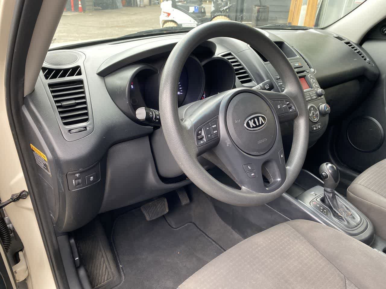 Used 2012 Kia Soul FWD image 2