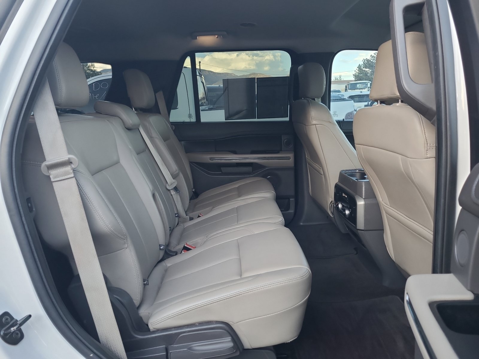 Used 2019 Ford Expedition XLT w/ Equipment Group 202A RWD image 28