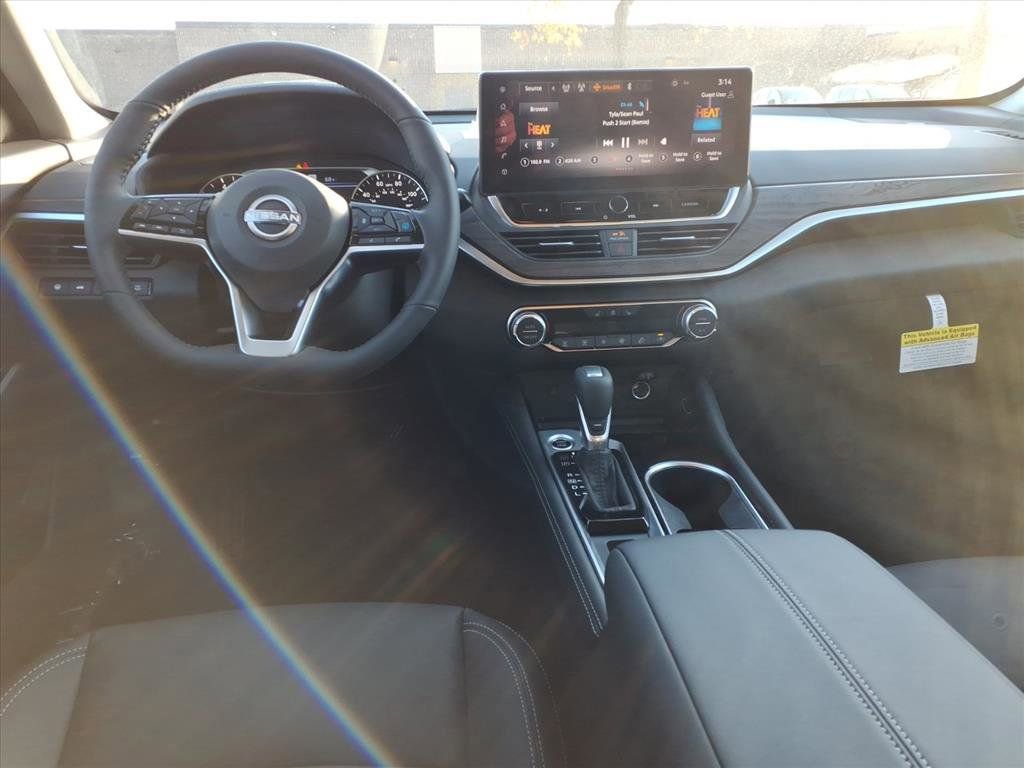 New 2025 Nissan Altima 2.5 SL image 9