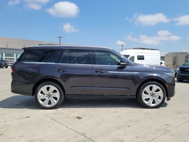 Certified 2025 Lincoln Navigator Reserve AWD/4WD image 2