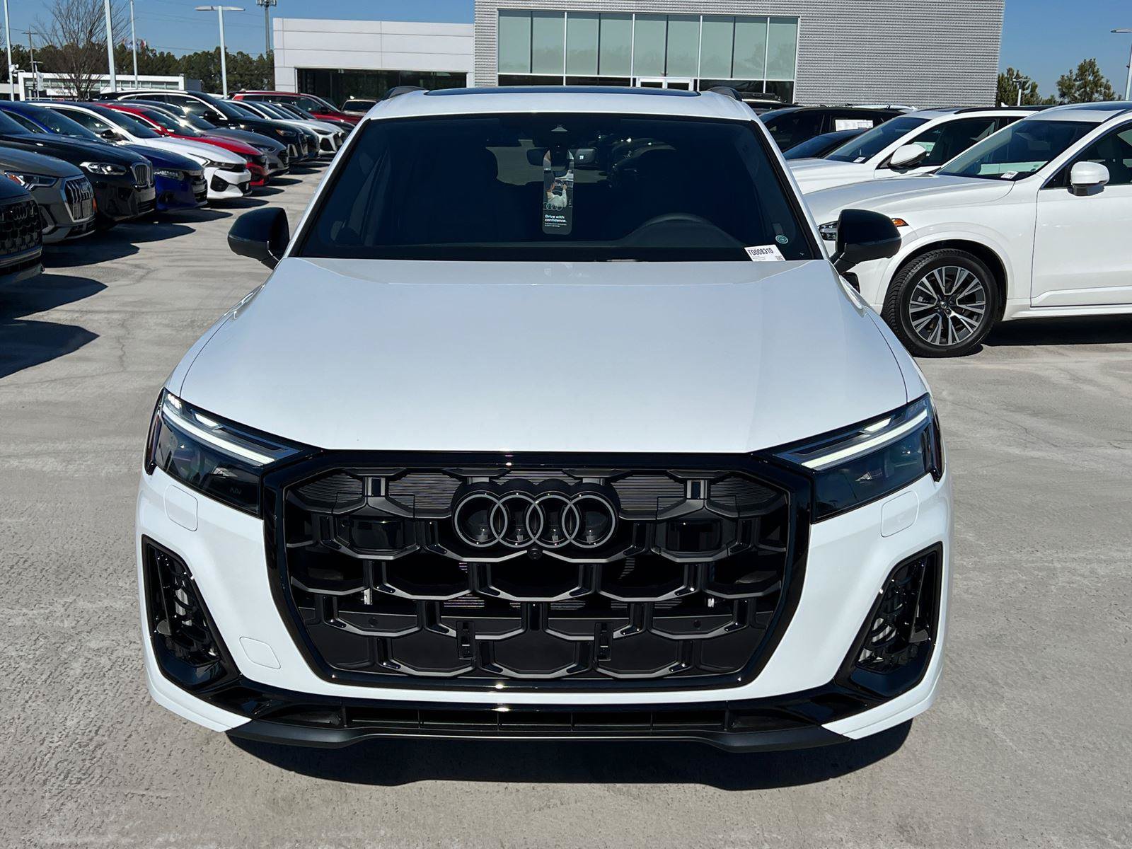 New 2026 Audi SQ7 Premium Plus AWD/4WD image 2