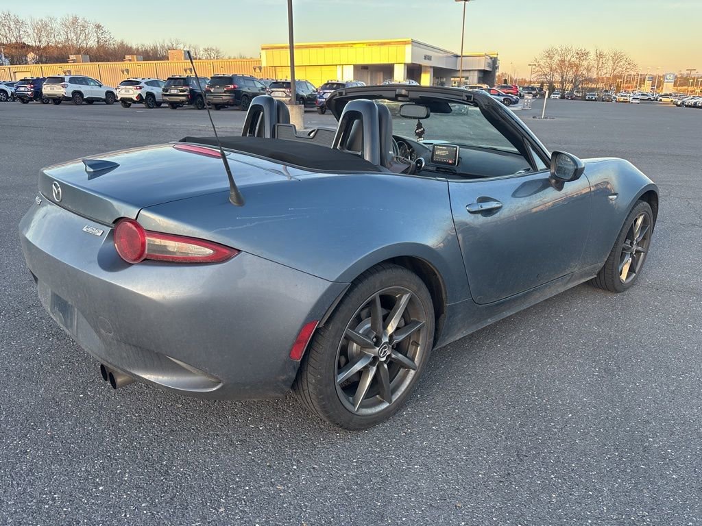 Used 2016 MAZDA MX-5 Miata Grand Touring image 2