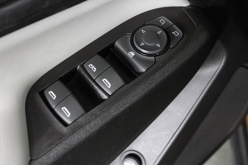 Used 2018 Chevrolet Equinox LT w/ Sun & Infotainment Package FWD image 23