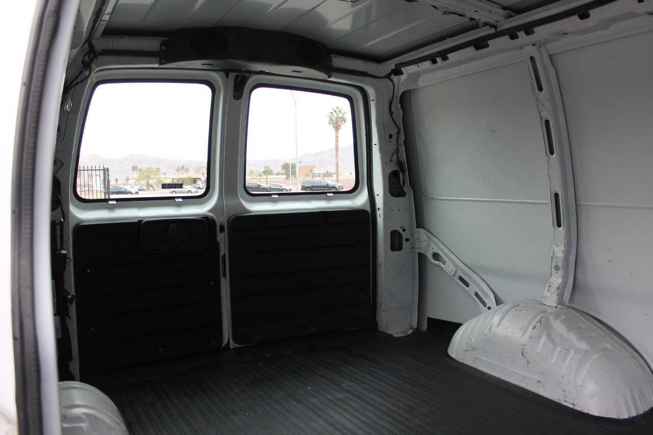 Used 1998 GMC Savana 2500 RWD image 24