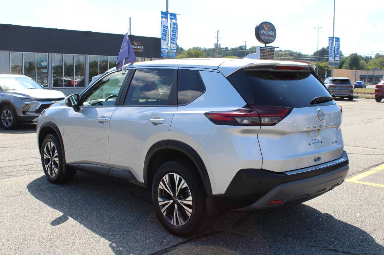 Used 2023 Nissan Rogue SV image 9