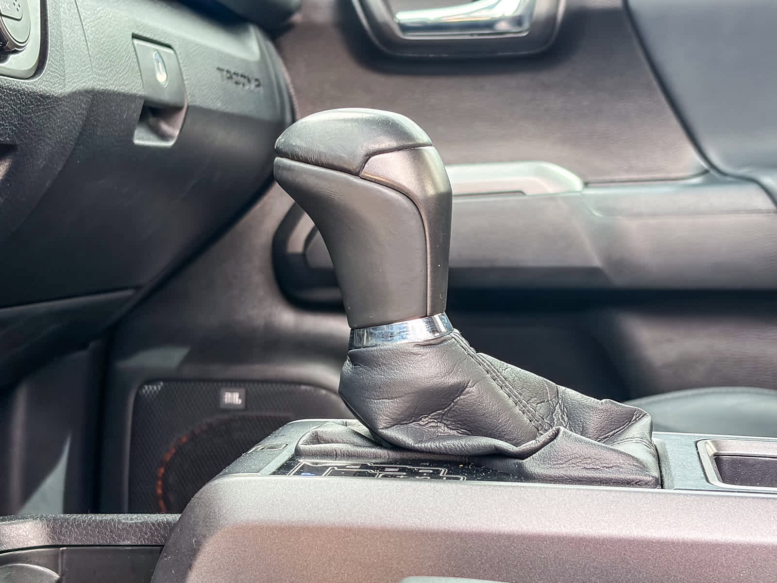 Used 2021 Toyota Tacoma TRD Off-Road w/ TRD Premium Off Road Package AWD/4WD image 21