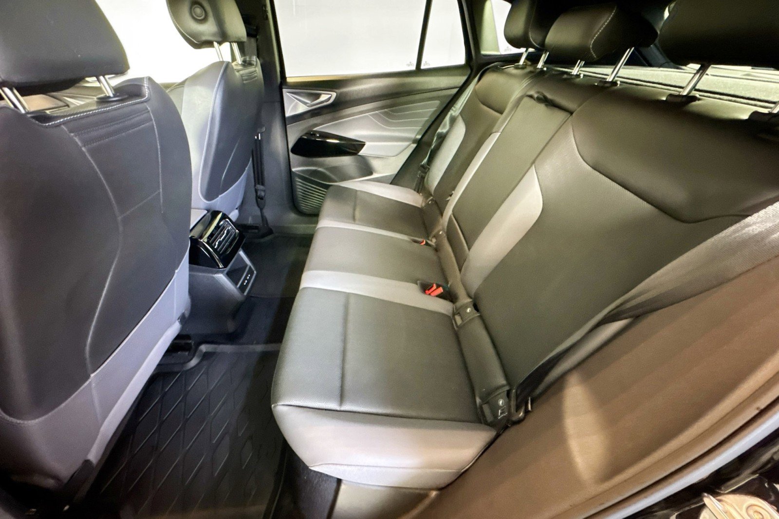 Used 2023 Volkswagen ID.4 S image 21