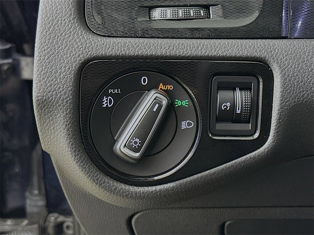 Used 2016 Volkswagen GTI SE w/ Lighting Package (SEL) image 12