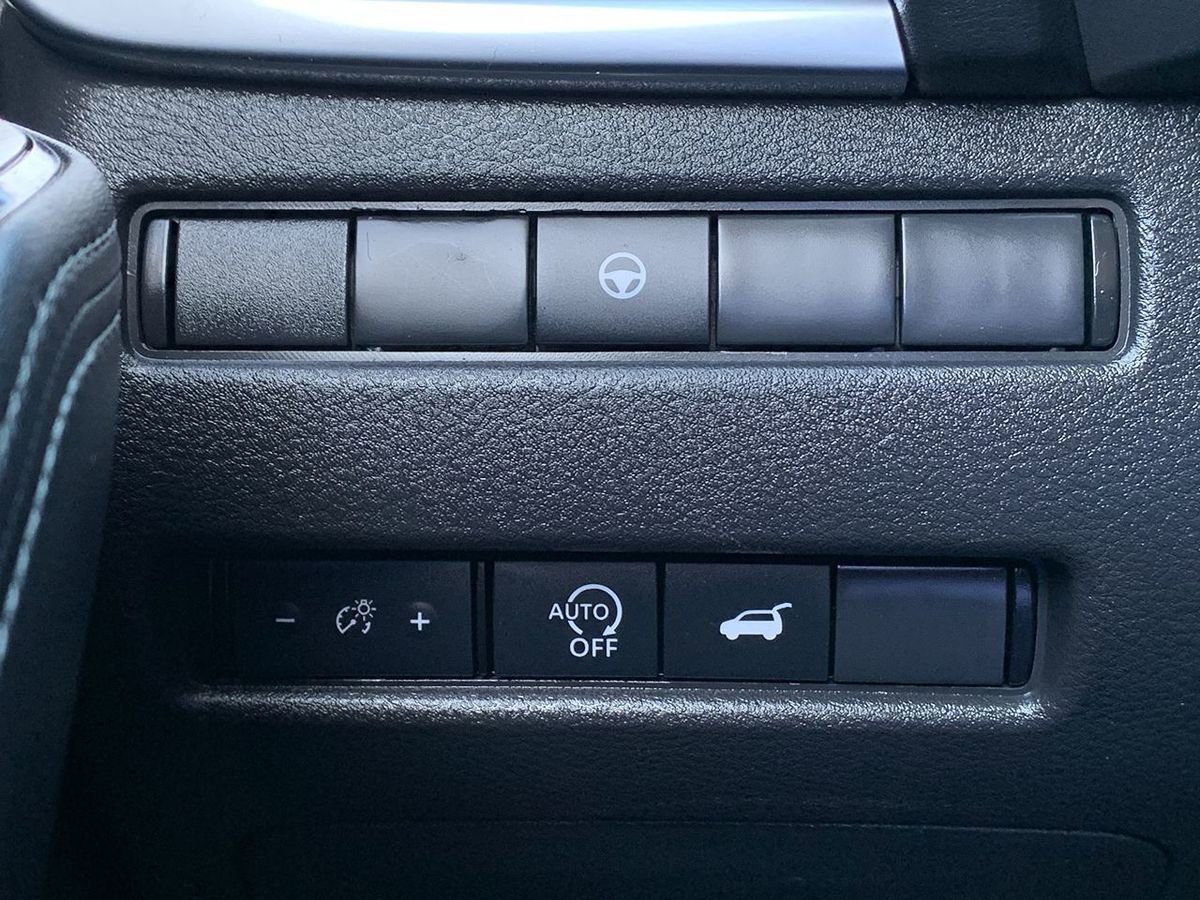 Used 2024 Nissan Rogue SV AWD/4WD image 16