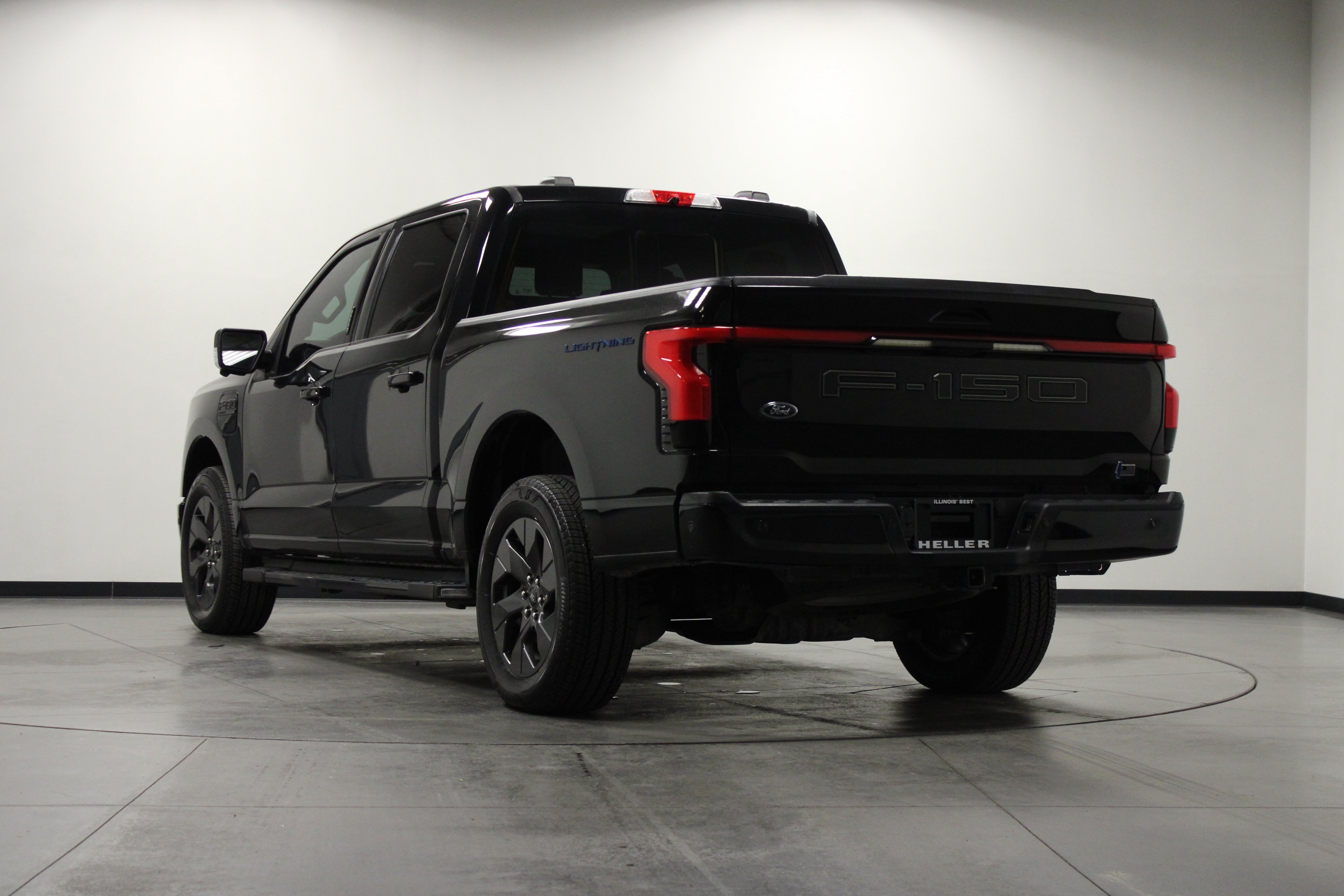 Used 2023 Ford F150 Lightning Lariat w/ Equipment Group 511A High AWD/4WD image 6