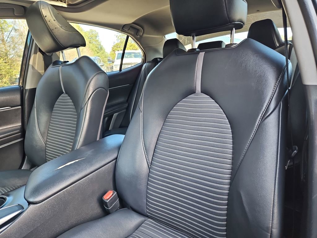 Used 2019 Toyota Camry SE image 21