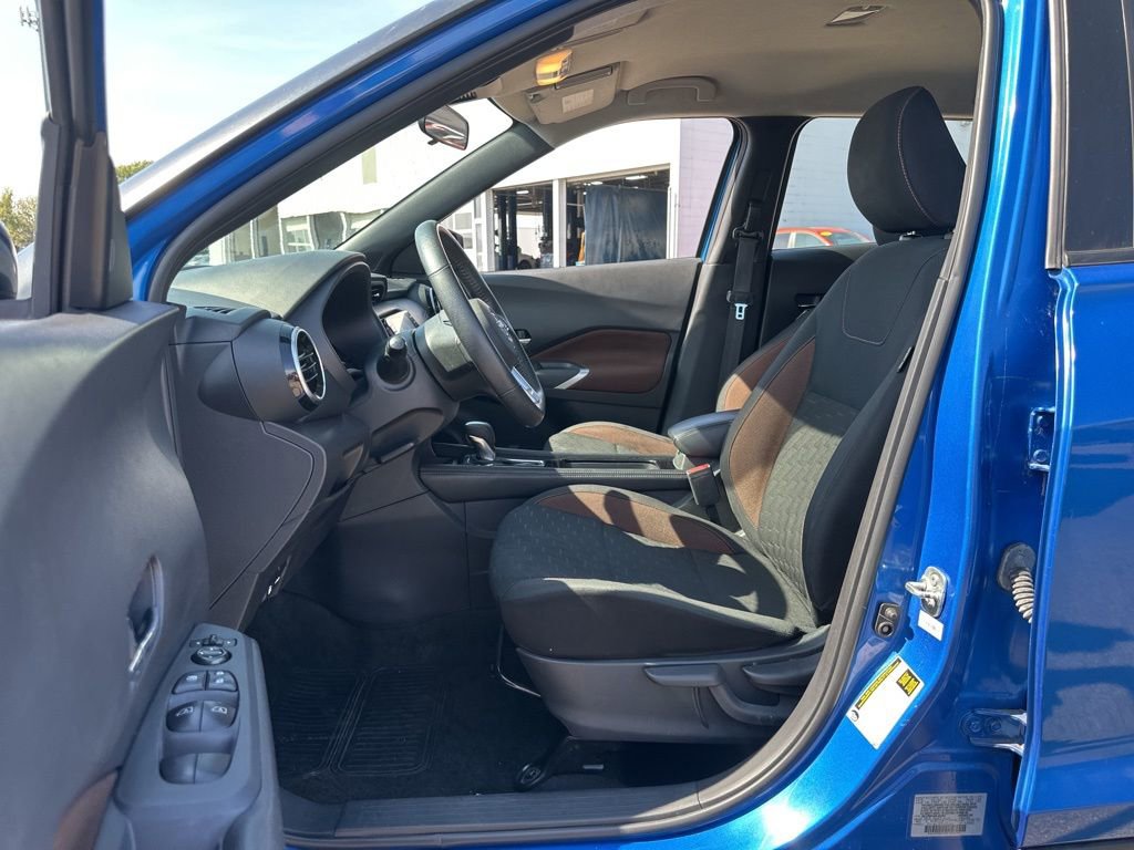 Used 2022 Nissan Kicks SR image 6