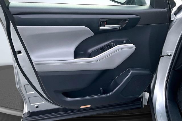 Used 2023 Toyota Highlander XLE image 22