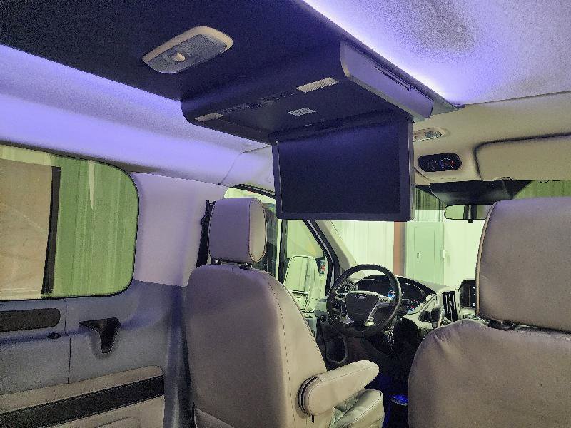 Used 2017 Ford Transit 150 XLT RWD image 19