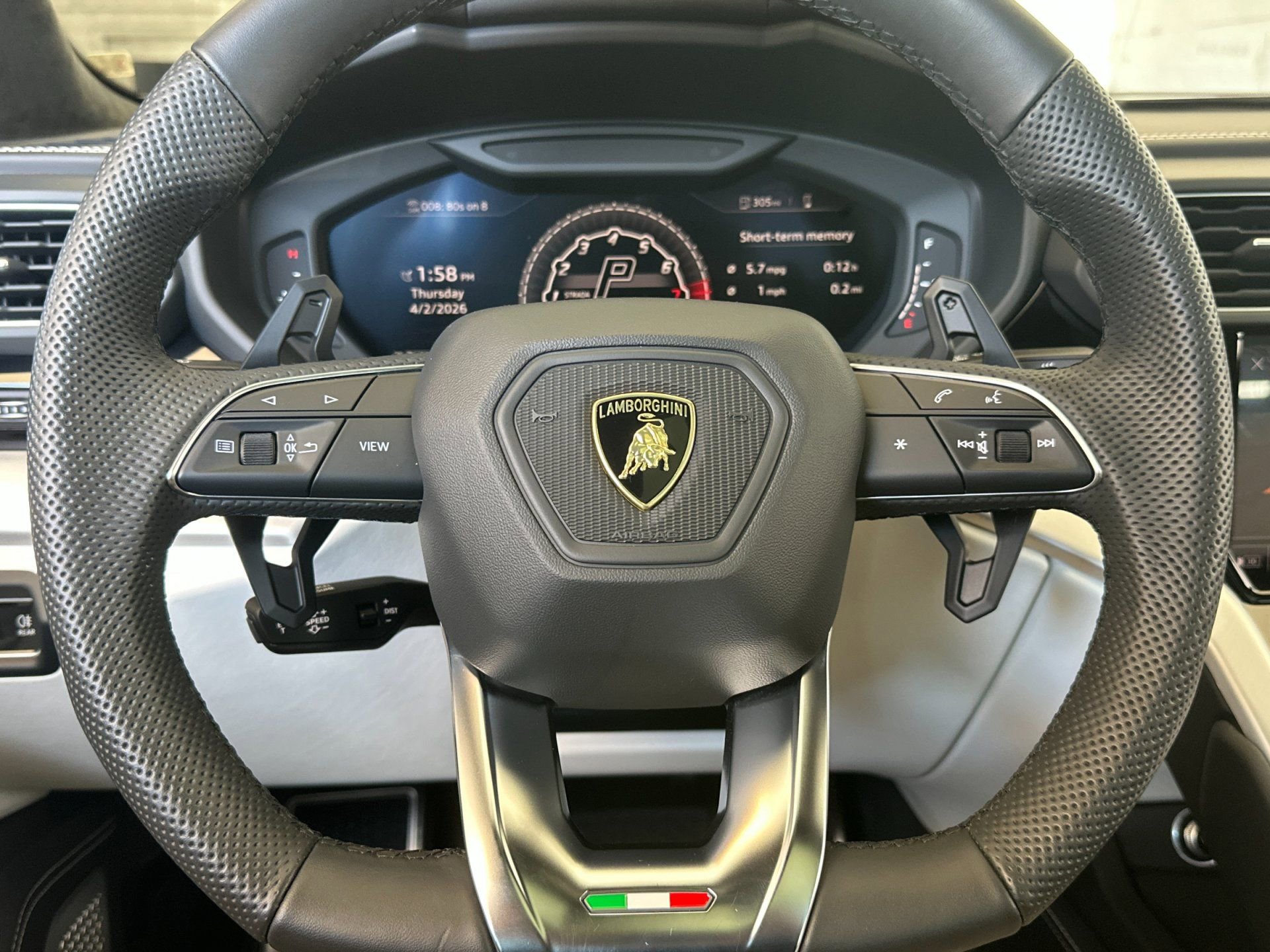 Used 2020 Lamborghini Urus image 28