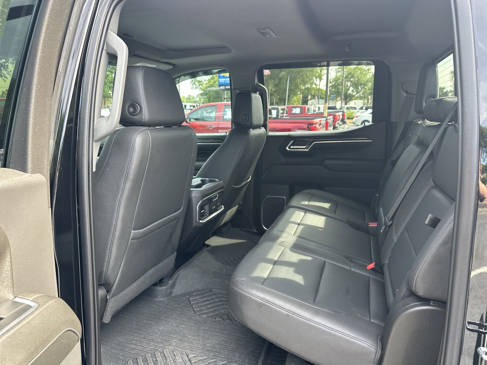 Used 2023 Chevrolet Silverado 1500 LTZ AWD/4WD image 31