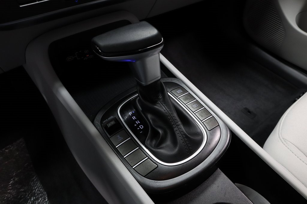 Certified 2025 Hyundai Kona SEL image 33