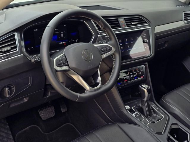 Used 2023 Volkswagen Tiguan SE image 27