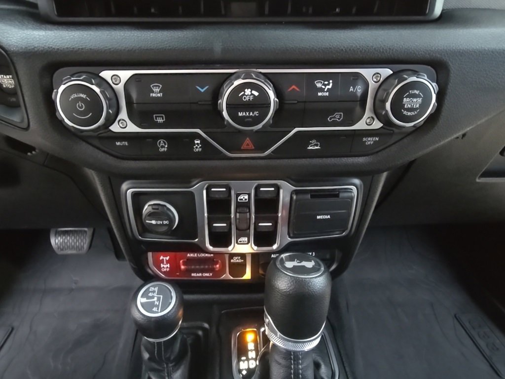 Used 2024 Jeep Wrangler Willys image 15